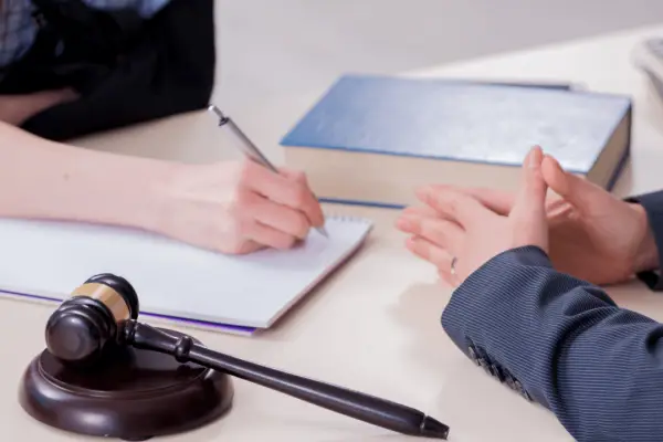 How truck accident settlements work explained during legal consultation